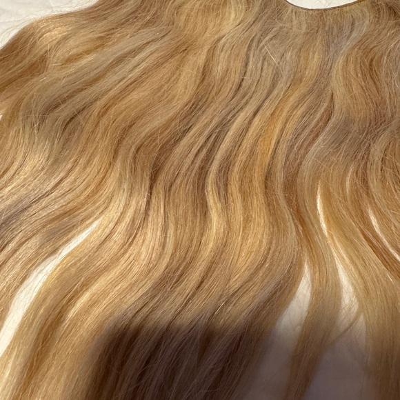 Halo Couture 18” Remy Hair Extentions - Picture 2 of 3